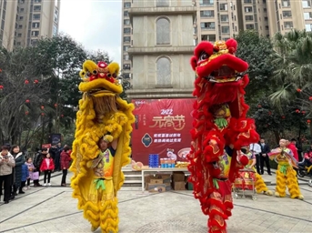 守萬(wàn)家燈火，候春暖花開(kāi)