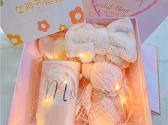 三八婦女節丨祝所有女神：愿你笑靨如花，一生不減芳華！